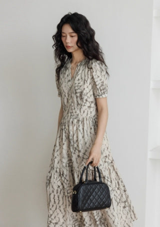 V-neck Temperament Short Sleeve Slimming A- Line Dress