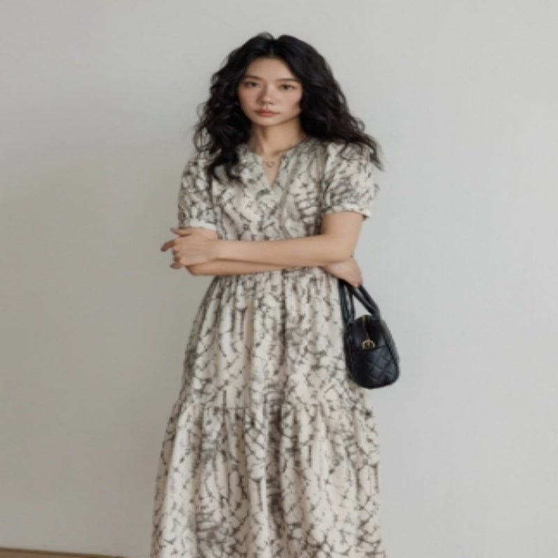 V-neck Temperament Short Sleeve Slimming A- Line Dress